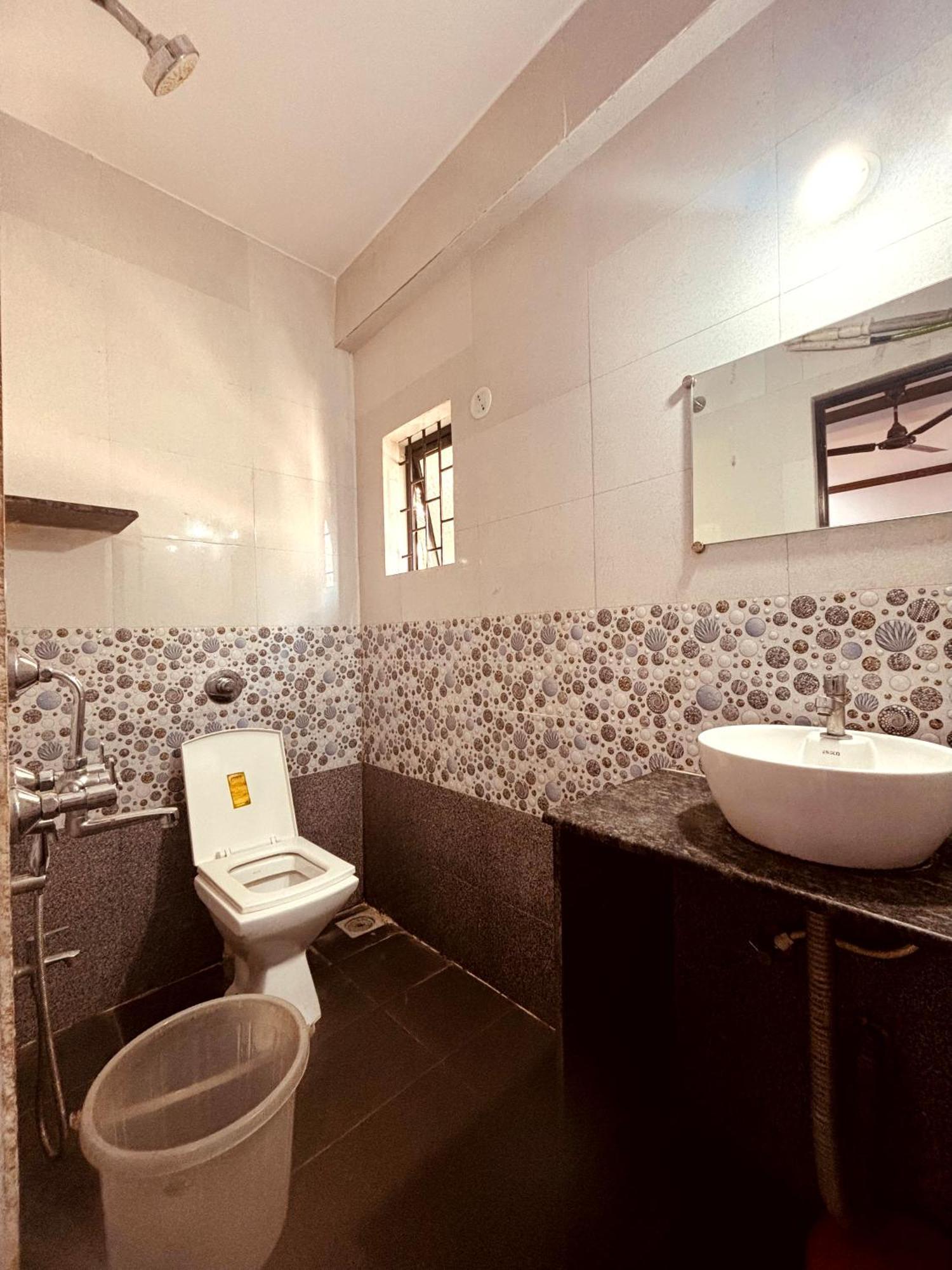 Hotel Harmony By Heaven Calangute Bagian luar foto